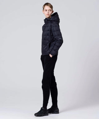 ブラック／モデル身長 171cm／着用サイズ XS
