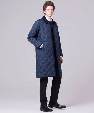 ネイビー／モデル身長 182cm／着用サイズ L