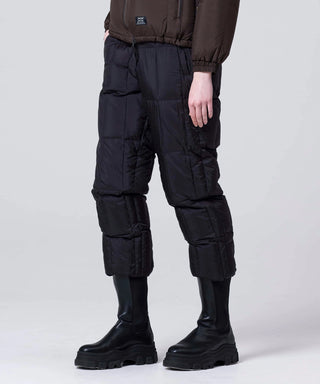 ブラック／モデル身長 182cm／着用サイズ L