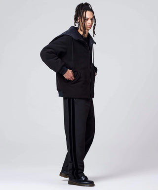 ブラック×ブラック(ブラック)（表面）／モデル身長 181cm／着用サイズ L