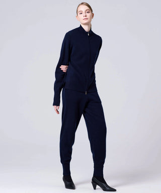 ダークネイビー／モデル身長 172cm／着用サイズ L