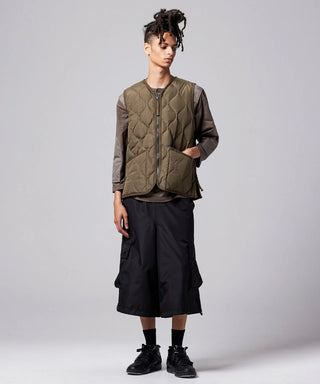 ダークオリーブ／モデル身長 181cm／着用サイズ L