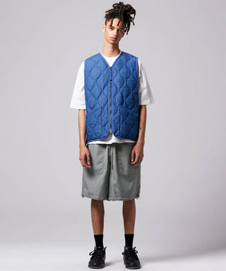 インディゴデニム／モデル身長 181cm／着用サイズ L