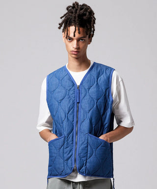 インディゴデニム／モデル身長 181cm／着用サイズ L