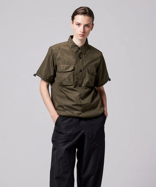 ダークオリーブ／モデル身長 169cm／着用サイズ XS