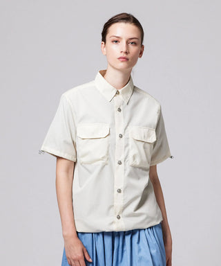 オフホワイト／モデル身長 169cm／着用サイズ XS