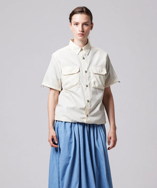 オフホワイト／モデル身長 169cm／着用サイズ XS