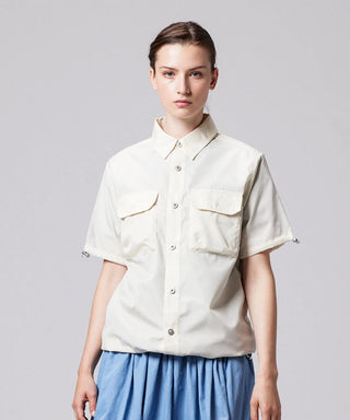 オフホワイト／モデル身長 169cm／着用サイズ XS