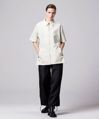 オフホワイト／モデル身長 169cm／着用サイズ S