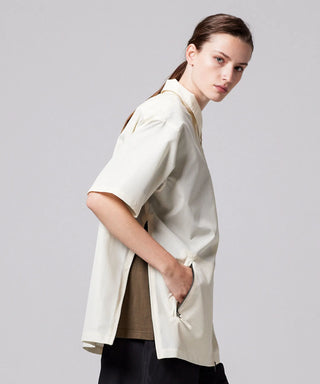 オフホワイト／モデル身長 169cm／着用サイズ S