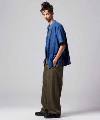 インディゴデニム／モデル身長 181cm／着用サイズ L