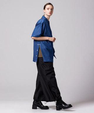 インディゴデニム／モデル身長 169cm／着用サイズ S