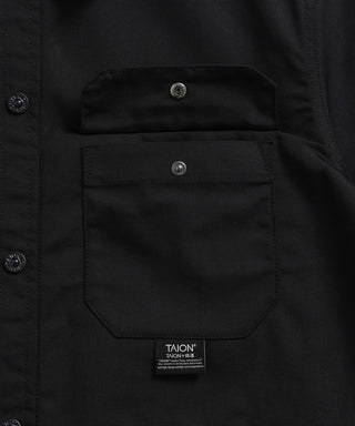 左胸にフラップポケット