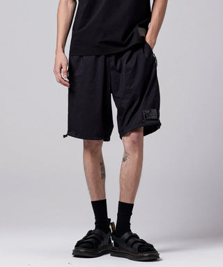 ブラック／モデル身長 178cm／着用サイズ L