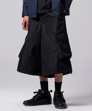 ブラック／モデル身長 181cm／着用サイズ L