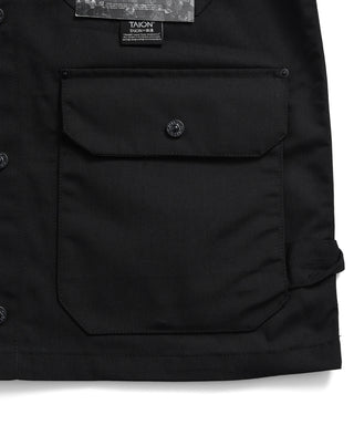 左右腰にフラップポケットとポケット