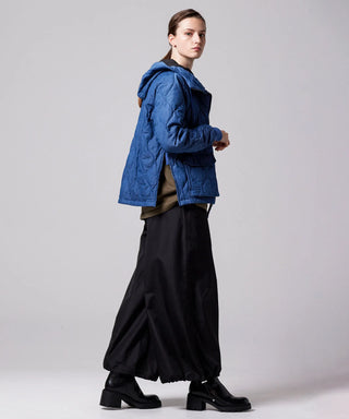 インディゴデニム／モデル身長 169cm／着用サイズ XS