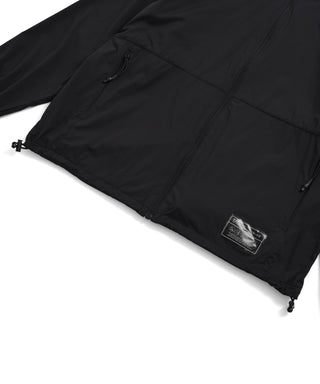 左右裾：アジャスター（裾幅を調整）