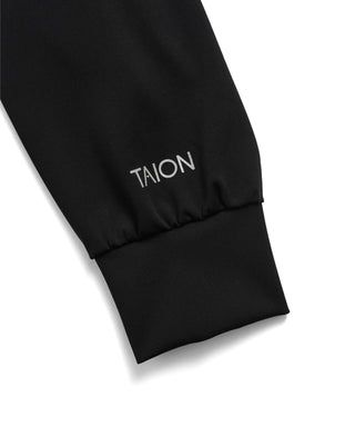 左袖口：TAIONロゴ（リフレクタープリント）