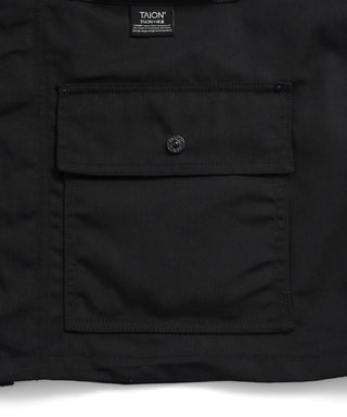 左右腰にフラップポケットとポケット