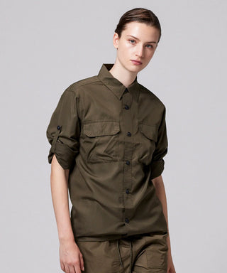 ダークオリーブ／モデル身長 169cm／着用サイズ XS