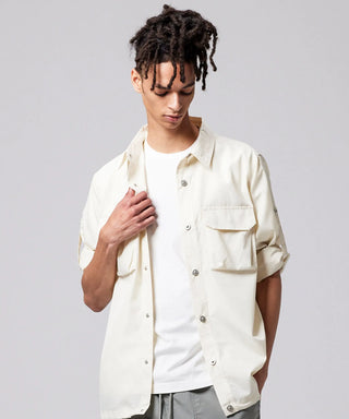 オフホワイト／モデル身長 181cm／着用サイズ L