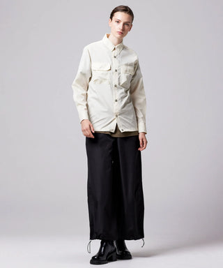 オフホワイト／モデル身長 169cm／着用サイズ XS