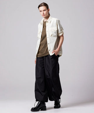 オフホワイト／モデル身長 169cm／着用サイズ XS