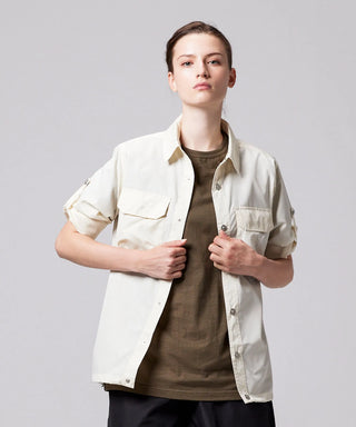 オフホワイト／モデル身長 169cm／着用サイズ XS