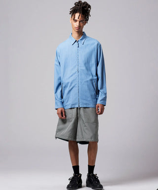 ブルーデニム／モデル身長 181cm／着用サイズ L