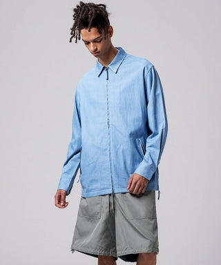 ブルーデニム／モデル身長 181cm／着用サイズ L