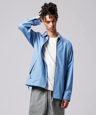 ブルーデニム／モデル身長 181cm／着用サイズ L