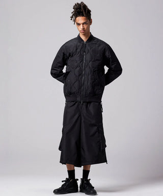 ブラック／モデル身長 181cm／着用サイズ L