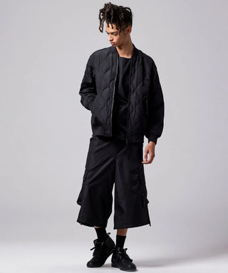 ブラック／モデル身長 181cm／着用サイズ L