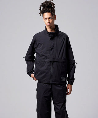 ブラック／モデル身長 181cm／着用サイズ L