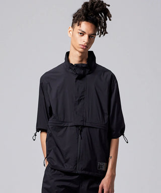 ブラック／モデル身長 181cm／着用サイズ L