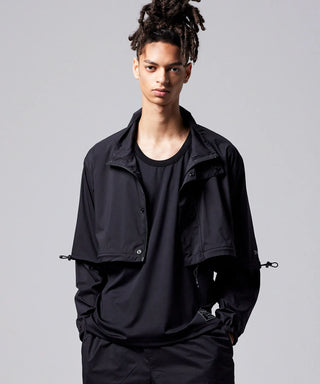 ブラック／モデル身長 181cm／着用サイズ L