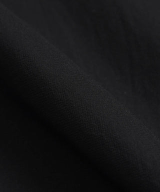 生地：軽量ナイロンを使用