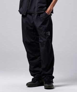 ブラック／モデル身長 181cm／着用サイズ L