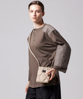 グレーベージュ