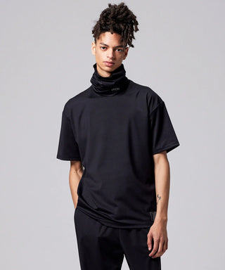 ブラック／モデル身長 181cm／着用サイズ L