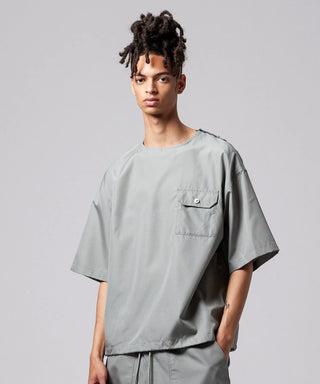 ダークセージグリーン／モデル身長 181cm／着用サイズ L