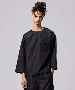 ブラック／モデル身長 181cm／着用サイズ L