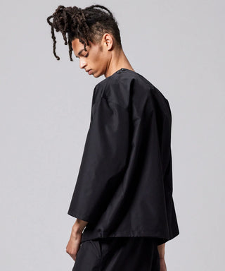 ブラック／モデル身長 181cm／着用サイズ L