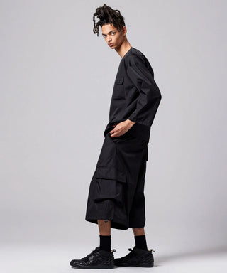 ブラック／モデル身長 181cm／着用サイズ L