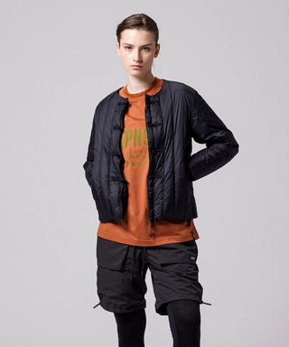 ブラック×ブラック（表側）／モデル身長 169cm／着用サイズ XS