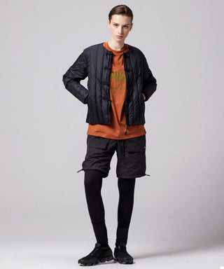 ブラック×ブラック（表側）／モデル身長 169cm／着用サイズ XS