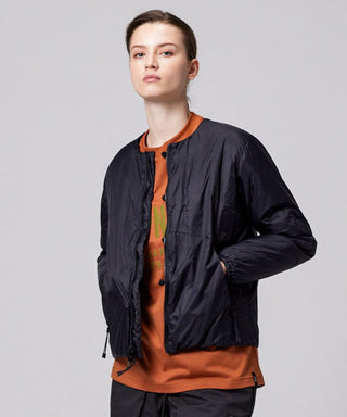 ブラック×ブラック（表側）／モデル身長 169cm／着用サイズ XS