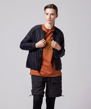 ブラック×ブラック（表側）／モデル身長 169cm／着用サイズ XS