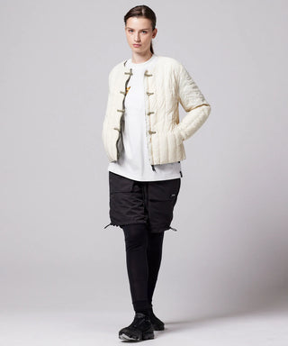 オフホワイト×セージ（表側）／モデル身長 169cm／着用サイズ XS